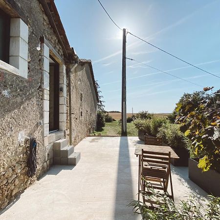 La Parenthese, Joli Studio Avec Terrasse Valeuil Exteriör bild