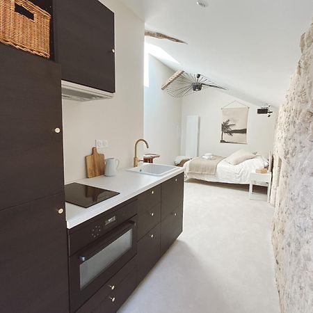 La Parenthese, Joli Studio Avec Terrasse Valeuil Exteriör bild