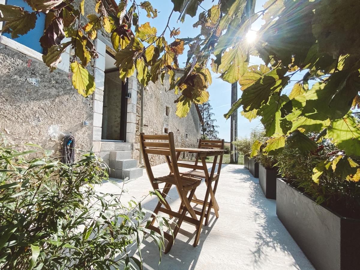 La Parenthese, Joli Studio Avec Terrasse Valeuil Exteriör bild