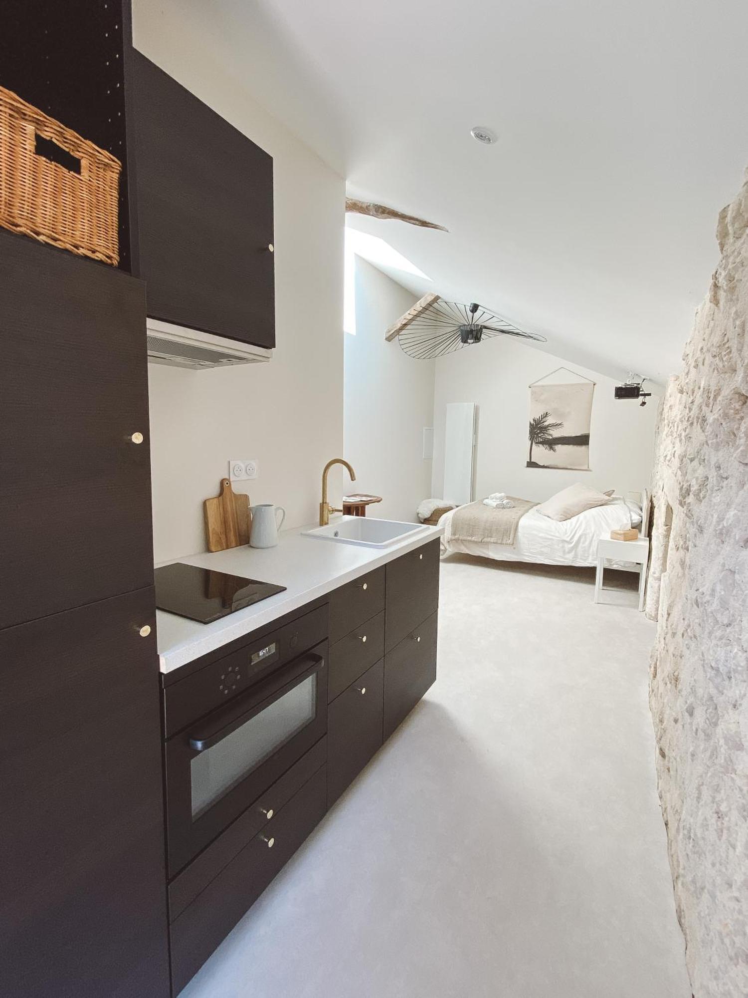 La Parenthese, Joli Studio Avec Terrasse Valeuil Exteriör bild