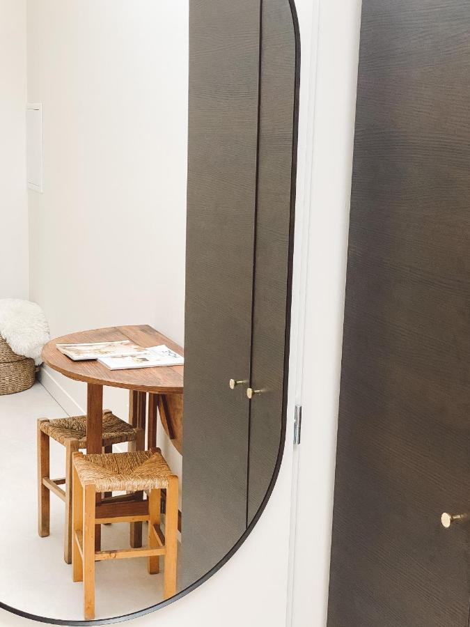 La Parenthese, Joli Studio Avec Terrasse Valeuil Exteriör bild